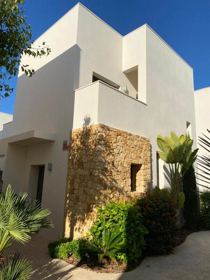 Villa La Valiente Roca Рохалес Екстериор снимка