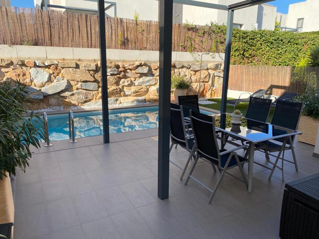 Villa La Valiente Roca Рохалес Екстериор снимка