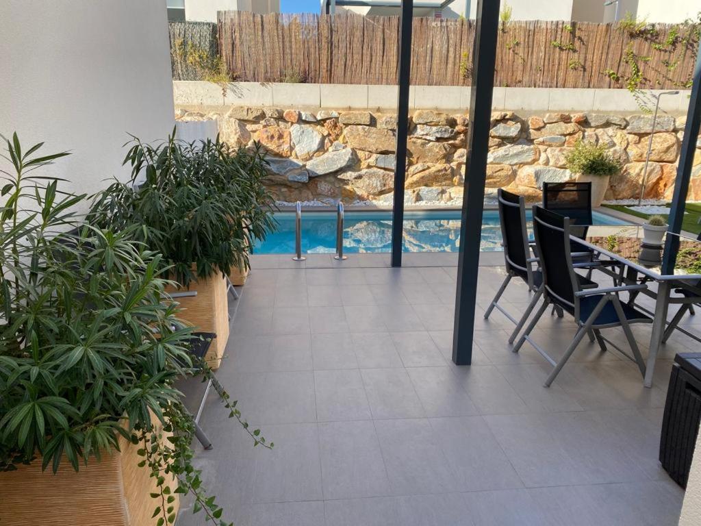 Villa La Valiente Roca Рохалес Екстериор снимка