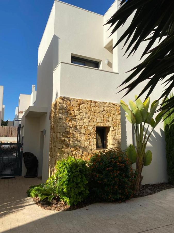 Villa La Valiente Roca Рохалес Екстериор снимка