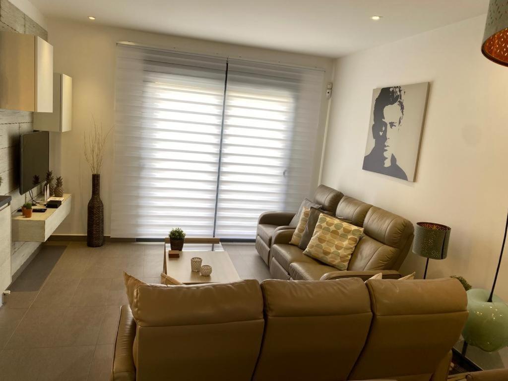 Villa La Valiente Roca Рохалес Екстериор снимка