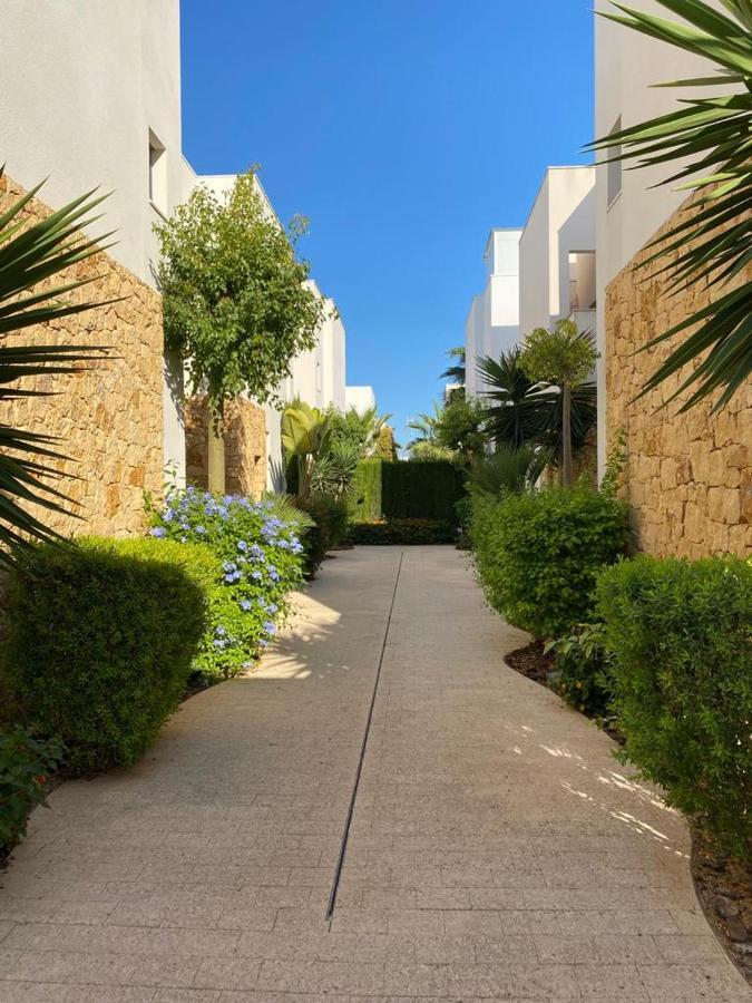 Villa La Valiente Roca Рохалес Екстериор снимка