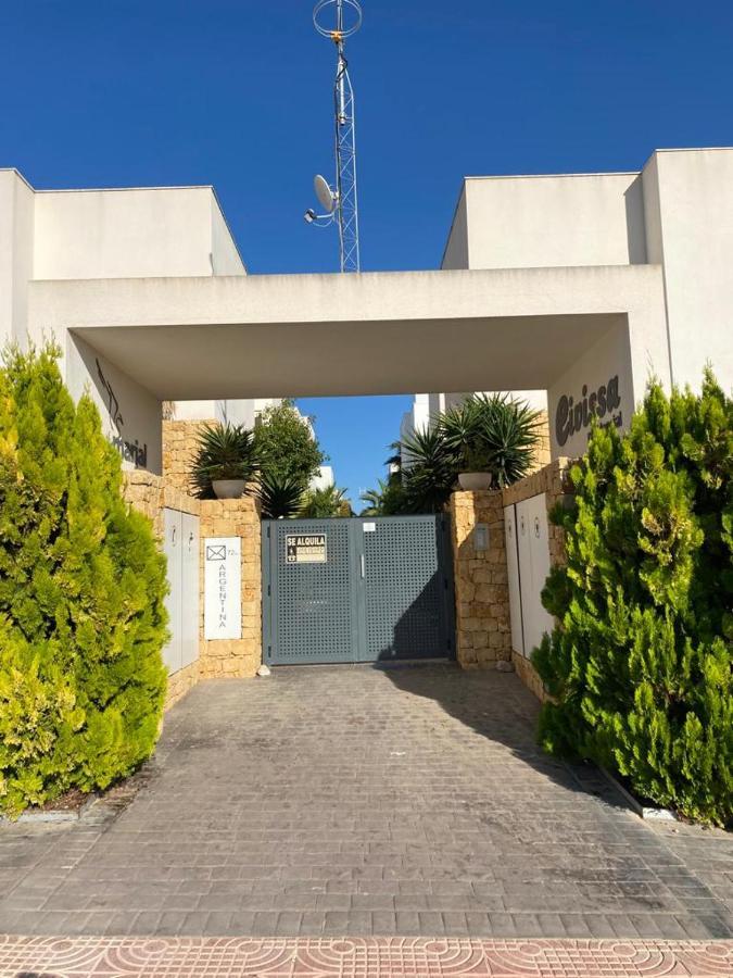 Villa La Valiente Roca Рохалес Екстериор снимка